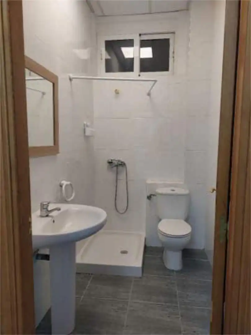 Commercial properties for rent in La Florida - San Pedro Bathroom of Commercial properties for rent in Soria Capital with Air Conditioner