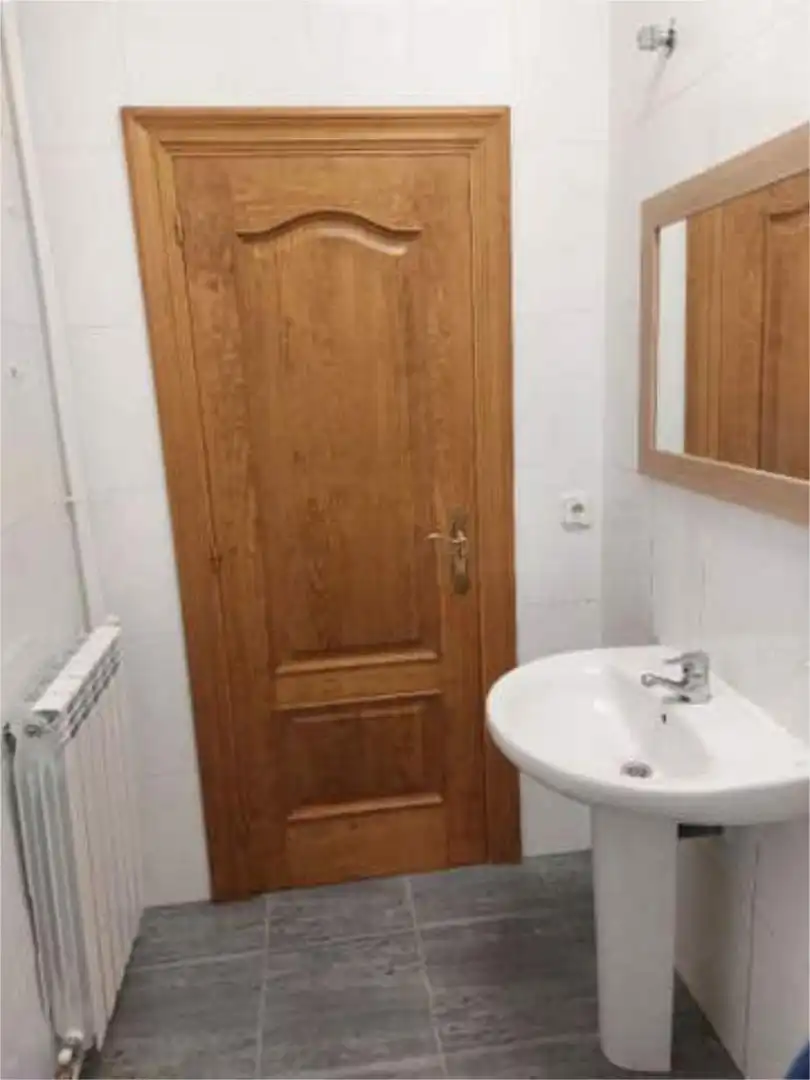 Commercial properties for rent in La Florida - San Pedro Bathroom of Commercial properties for rent in Soria Capital with Air Conditioner