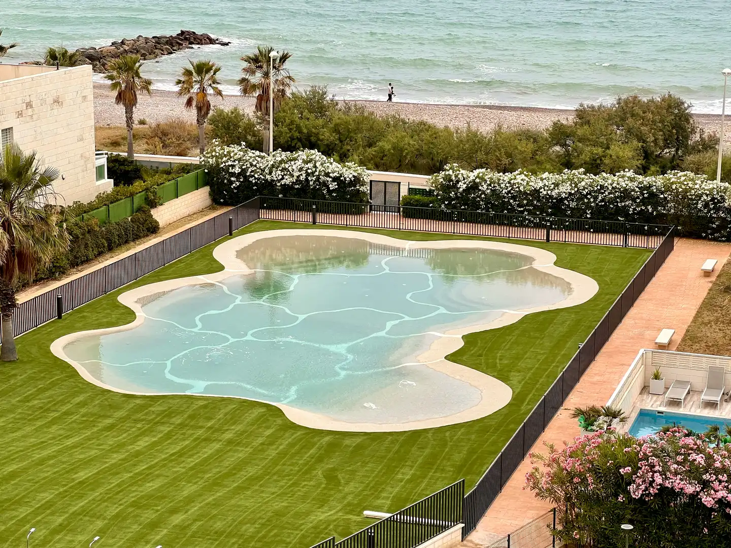 Piscina de Apartamento de alquiler en El Puig de Santa Maria con Aire acondicionado, Calefacción y Jardín privado