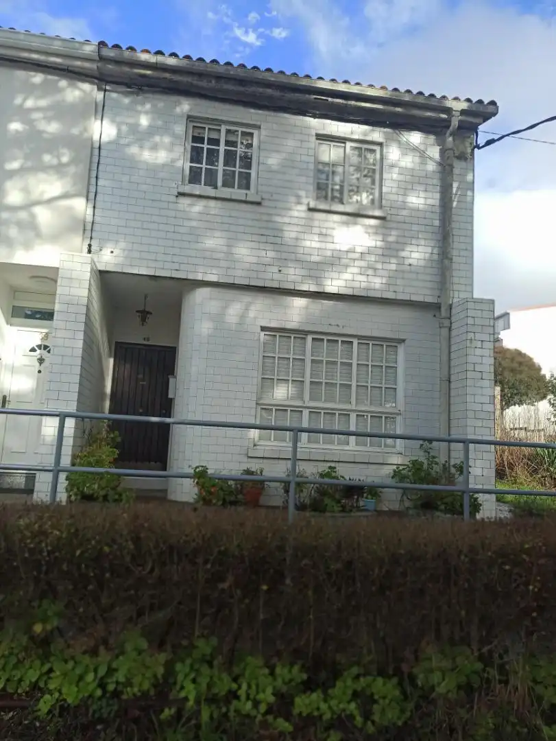 Vista exterior de Casa o chalet en venta en Santiago de Compostela  con Terraza, Piscina y Balcón