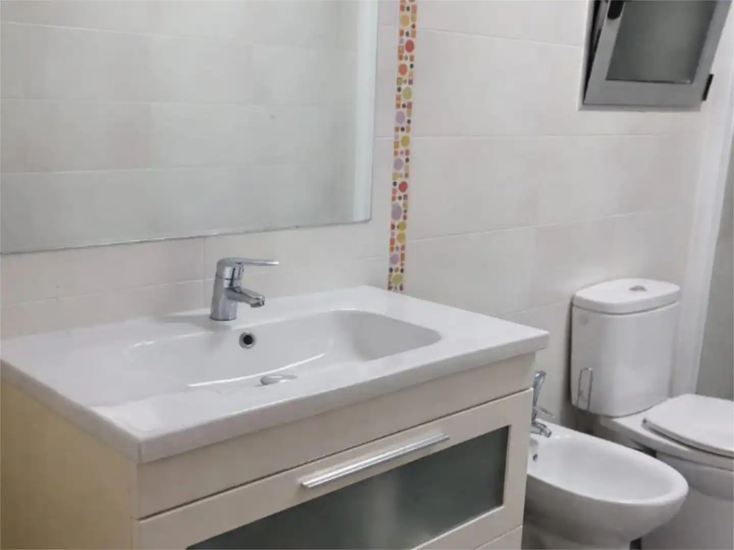 Baño de Piso en venta en Chelva con Aire acondicionado, Terraza y Balcón