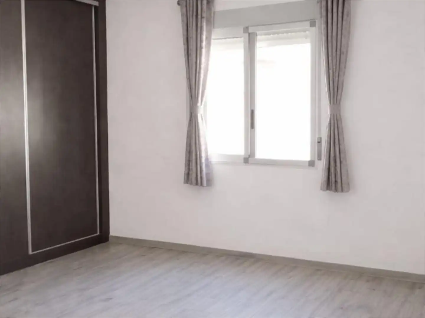 Habitación de Piso en venta en Chelva con Aire acondicionado, Terraza y Balcón