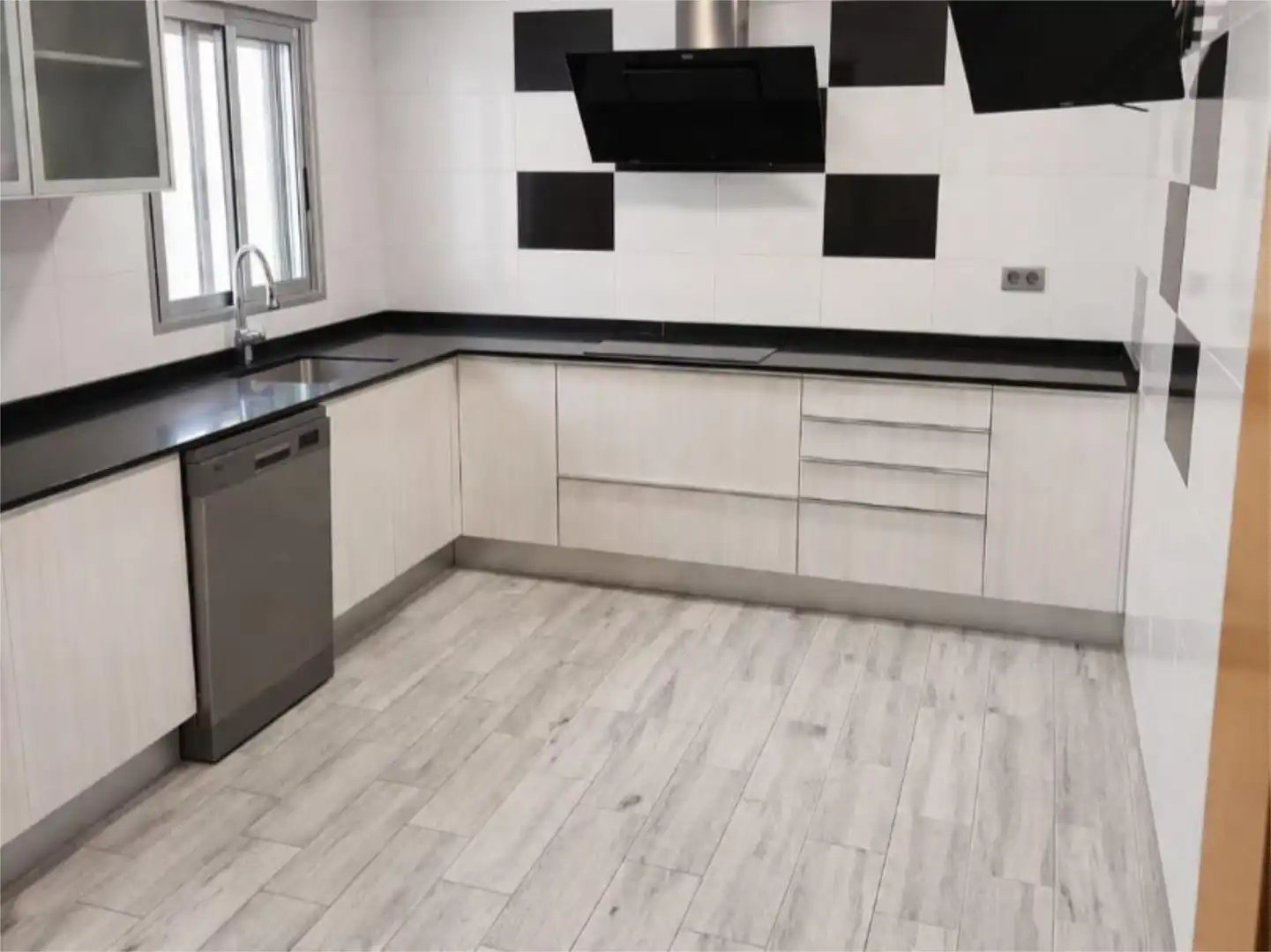 Cocina de Piso en venta en Chelva con Aire acondicionado, Terraza y Balcón