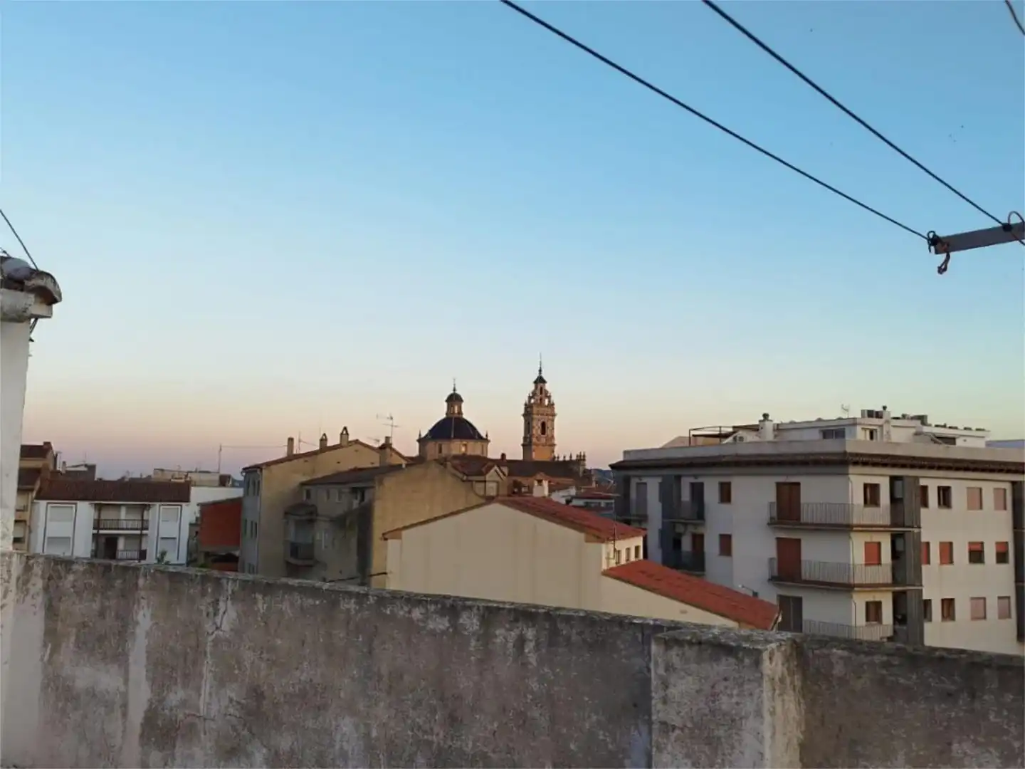 Vista exterior de Piso en venta en Chelva con Aire acondicionado, Terraza y Balcón