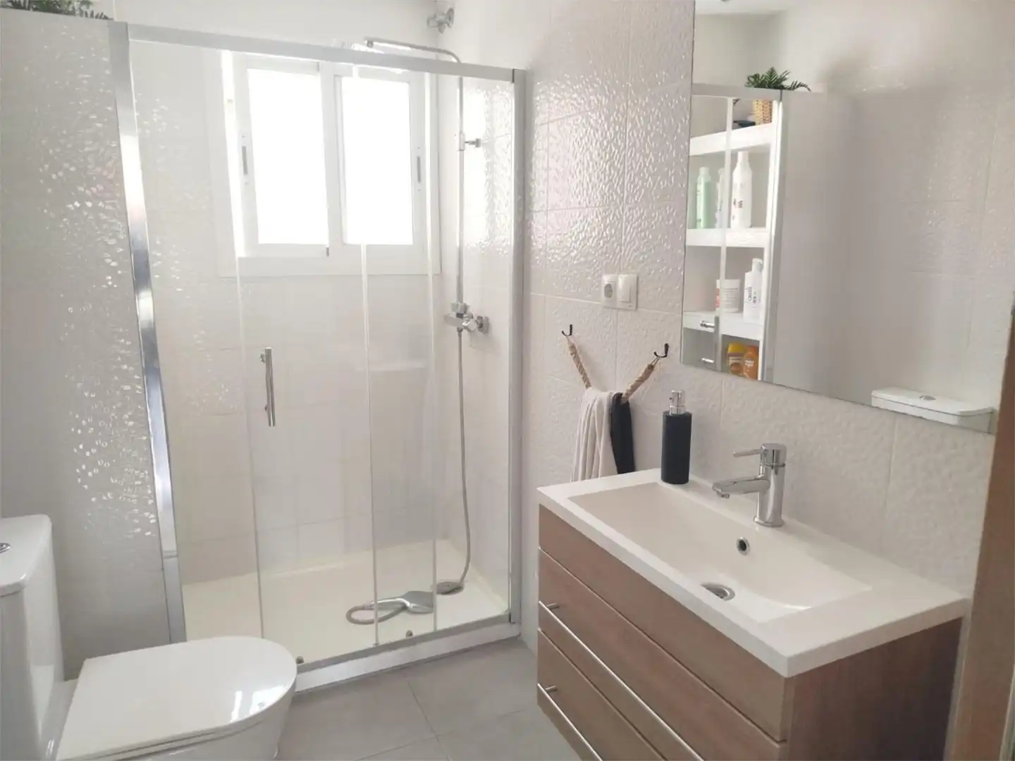Bany de Pis en venda en Vélez-Málaga amb Aire condicionat, Piscina i Balcó