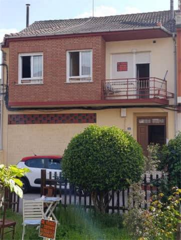 Casa-chalet en Venta en Flores de Sil - La Placa