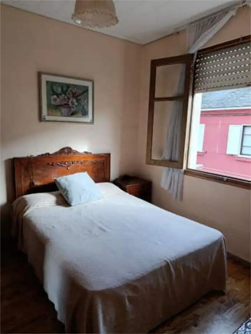 Casa o xalet en venda a Flores de Sil - La Placa Dormitori de Casa o xalet en venda en Ponferrada amb Calefacció, Jardí privat i Terrassa