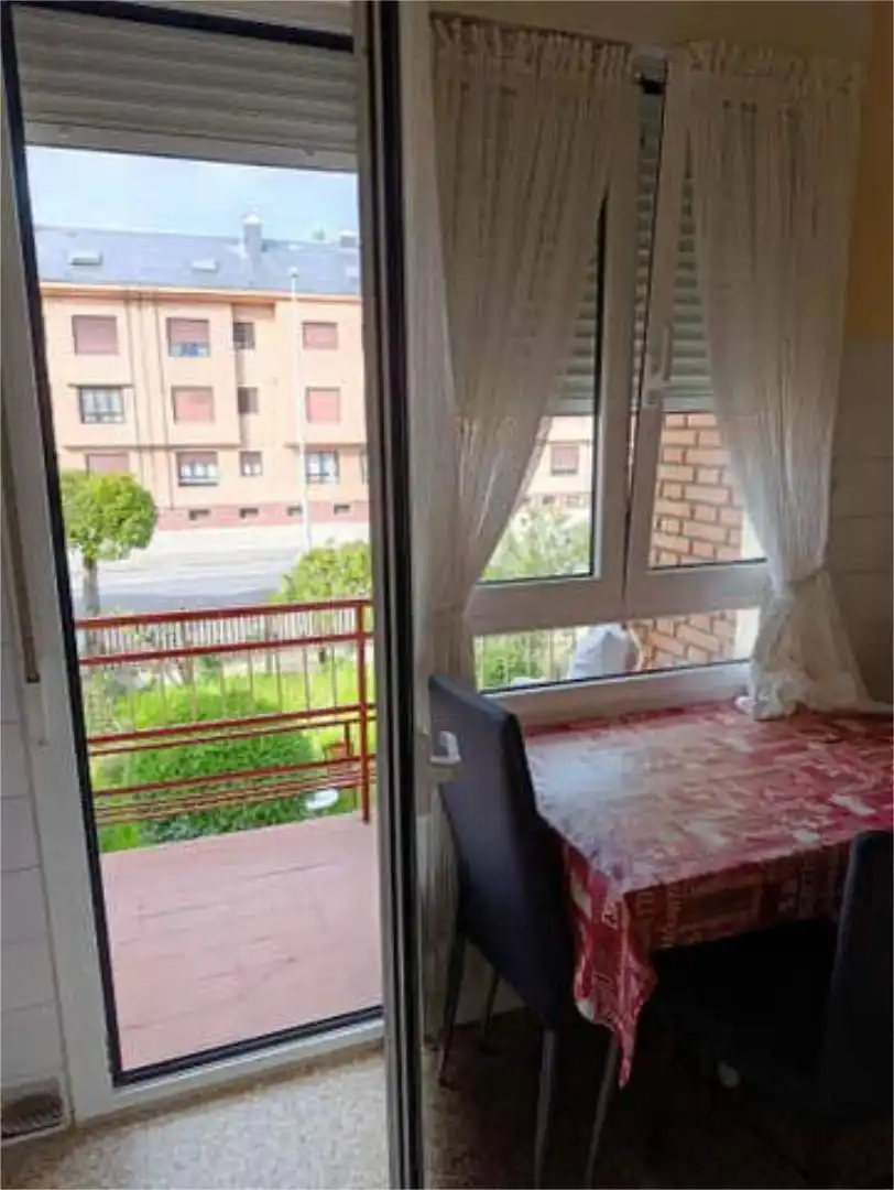 Casa o xalet en venda a Flores de Sil - La Placa Terrassa de Casa o xalet en venda en Ponferrada amb Calefacció, Jardí privat i Terrassa