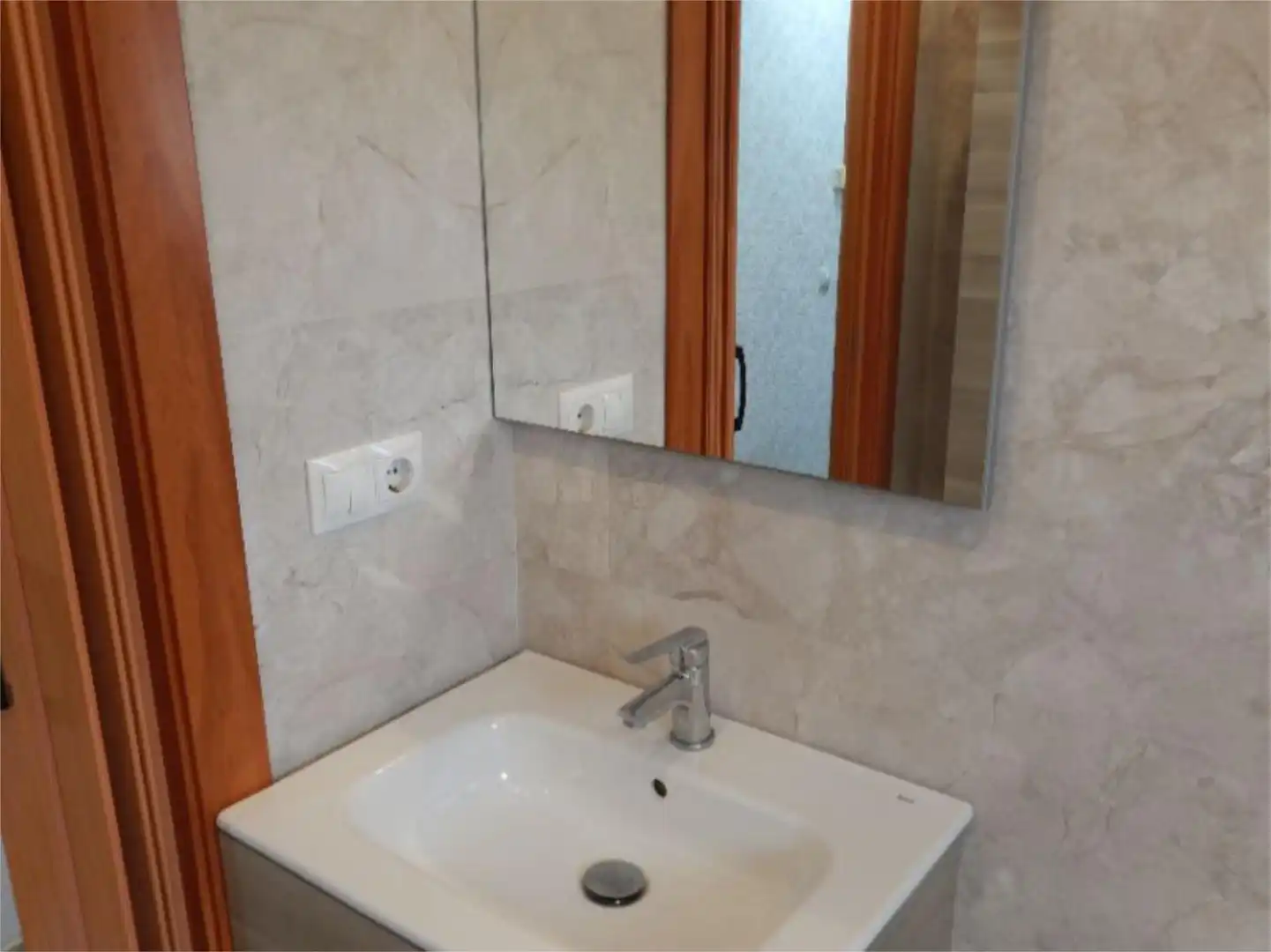 Casa o xalet en venda a Carrer Pujada de la Selva, 1, Sant Vicenç Dels Horts Bany de Casa o xalet en venda en Sant Vicenç Dels Horts amb Aire condicionat, Terrassa i Piscina