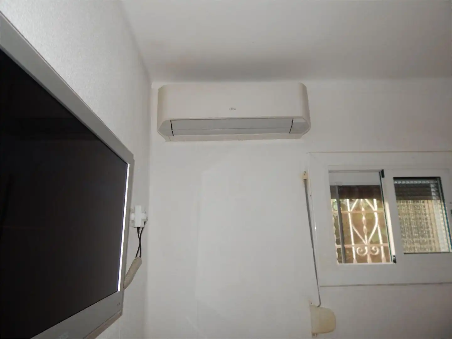 Casa o xalet en venda a Carrer Pujada de la Selva, 1, Sant Vicenç Dels Horts Dormitori de Casa o xalet en venda en Sant Vicenç Dels Horts amb Aire condicionat, Terrassa i Piscina