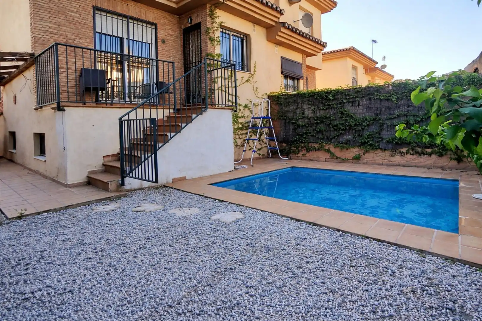 Piscina de Casa o chalet en venta en Cájar
