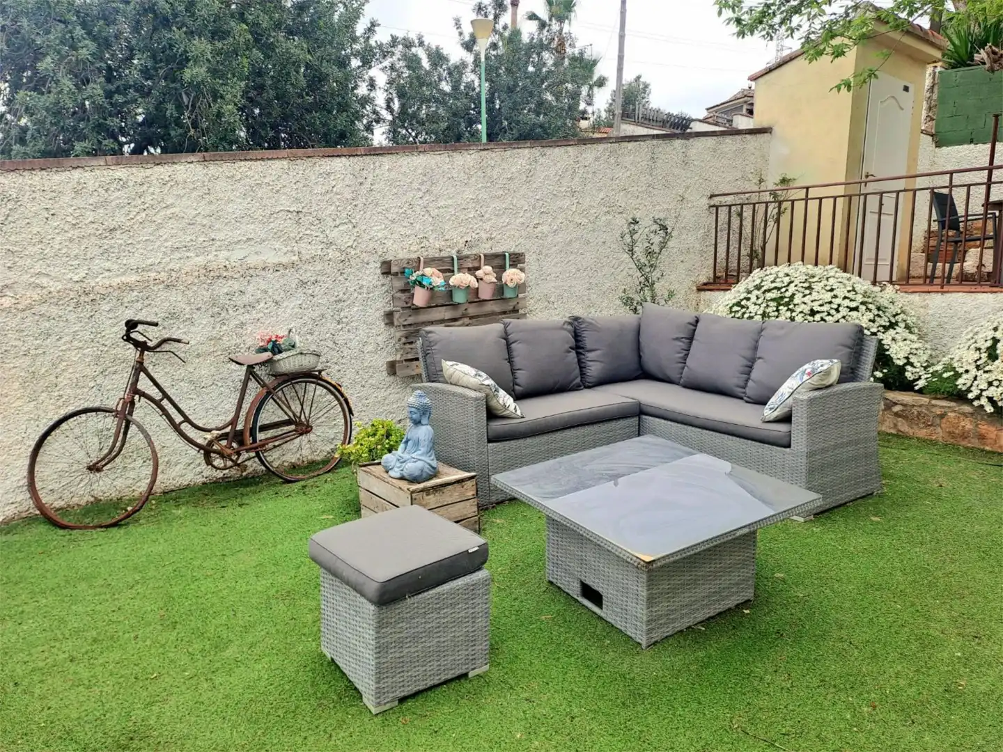 Wohnung zum Verkauf in Calle Topacio, 54, Las Pedrizas Terrasse von Wohnung zum Verkauf in Chiva mit Klimaanlage, Terrasse und Schwimmbad