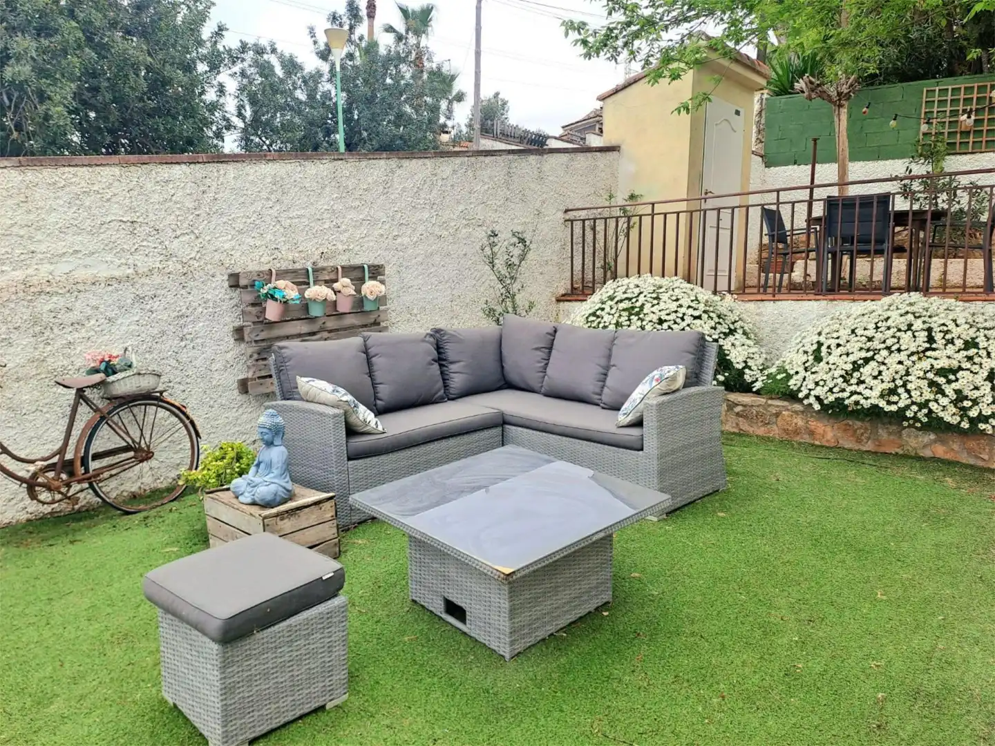 Piso en venta en Calle Topacio, 54, Las Pedrizas Terraza de Piso en venta en Chiva con Aire acondicionado, Calefacción y Jardín privado