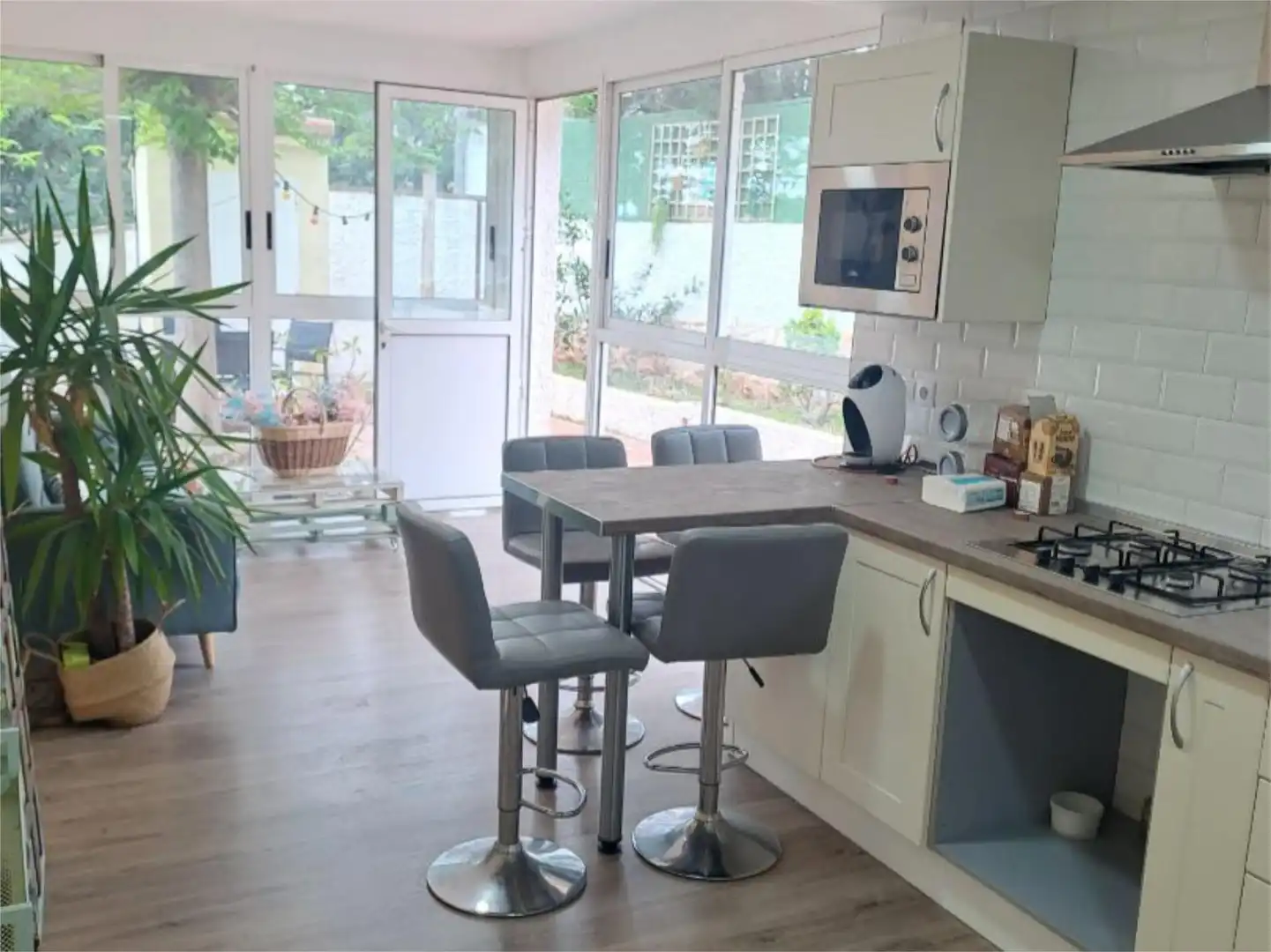 Piso en venta en Calle Topacio, 54, Las Pedrizas Cocina de Piso en venta en Chiva con Aire acondicionado, Calefacción y Jardín privado