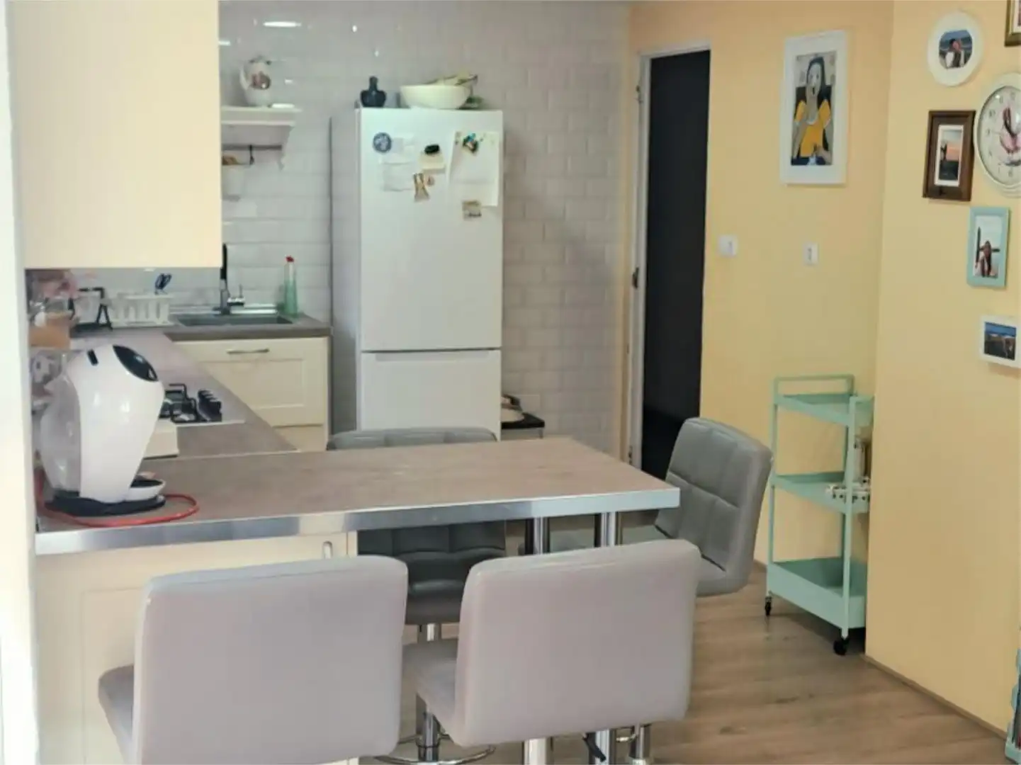 Piso en venta en Calle Topacio, 54, Las Pedrizas Cocina de Piso en venta en Chiva con Aire acondicionado, Calefacción y Jardín privado