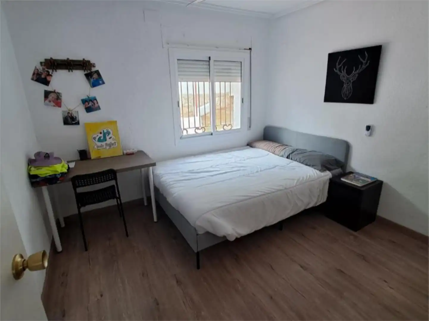 Piso en venta en Calle Topacio, 54, Las Pedrizas Habitación de Piso en venta en Chiva con Aire acondicionado, Calefacción y Jardín privado