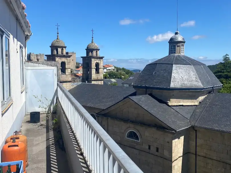 Wohnung zum Verkauf in Rúa das Laguiñas, 8, Castro Caldelas Außenansicht von Wohnung zum Verkauf in Castro Caldelas mit Heizung, Abstellraum und Balkon