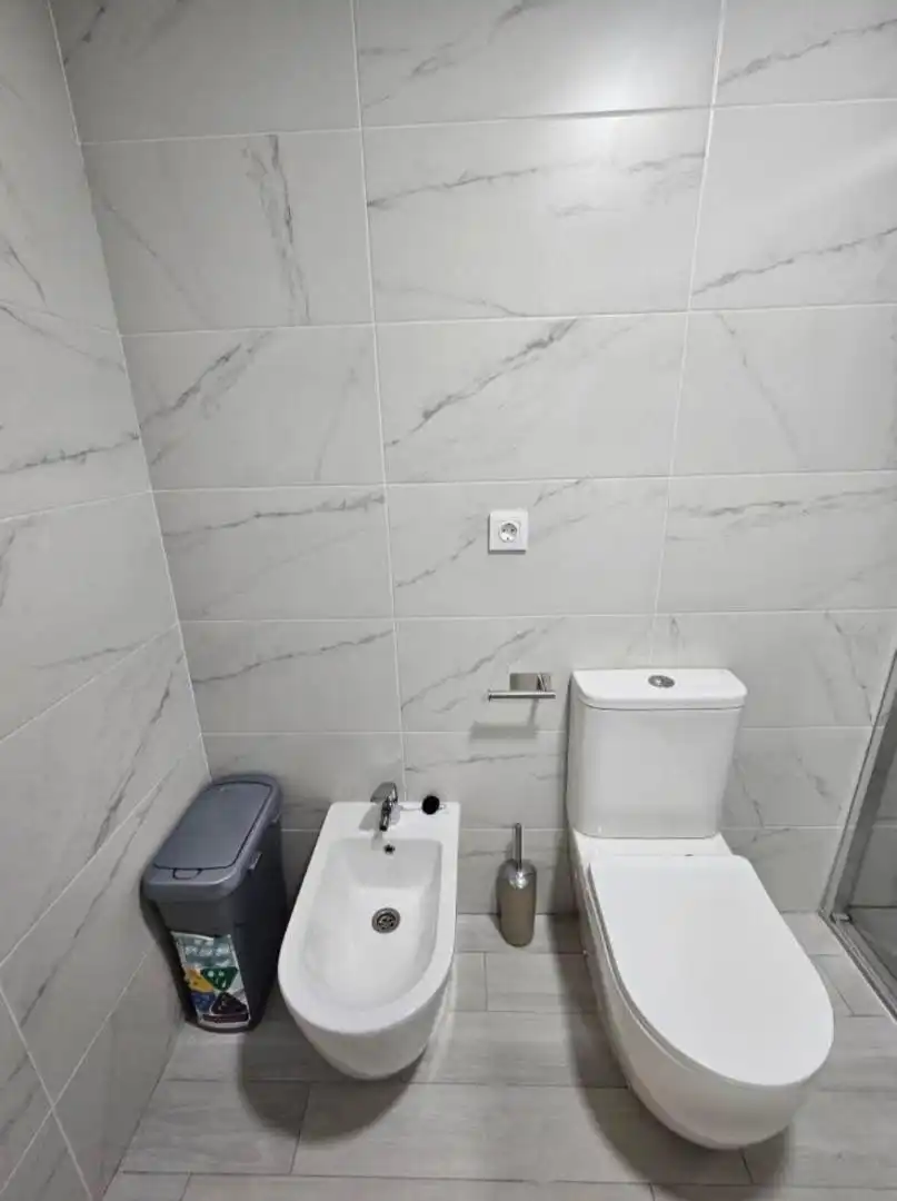 Wohnung zum Verkauf in Calle Vicente Delgado Algaba, 108a, Maria Auxiliadora - Barriada de Llera Badezimmer von Wohnung zum Verkauf in Badajoz Capital mit Klimaanlage und Terrasse
