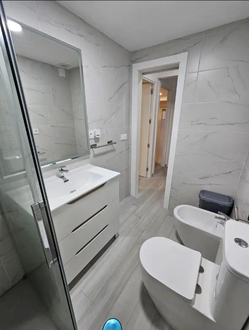 Wohnung zum Verkauf in Calle Vicente Delgado Algaba, 108a, Maria Auxiliadora - Barriada de Llera Badezimmer von Wohnung zum Verkauf in Badajoz Capital mit Klimaanlage und Terrasse
