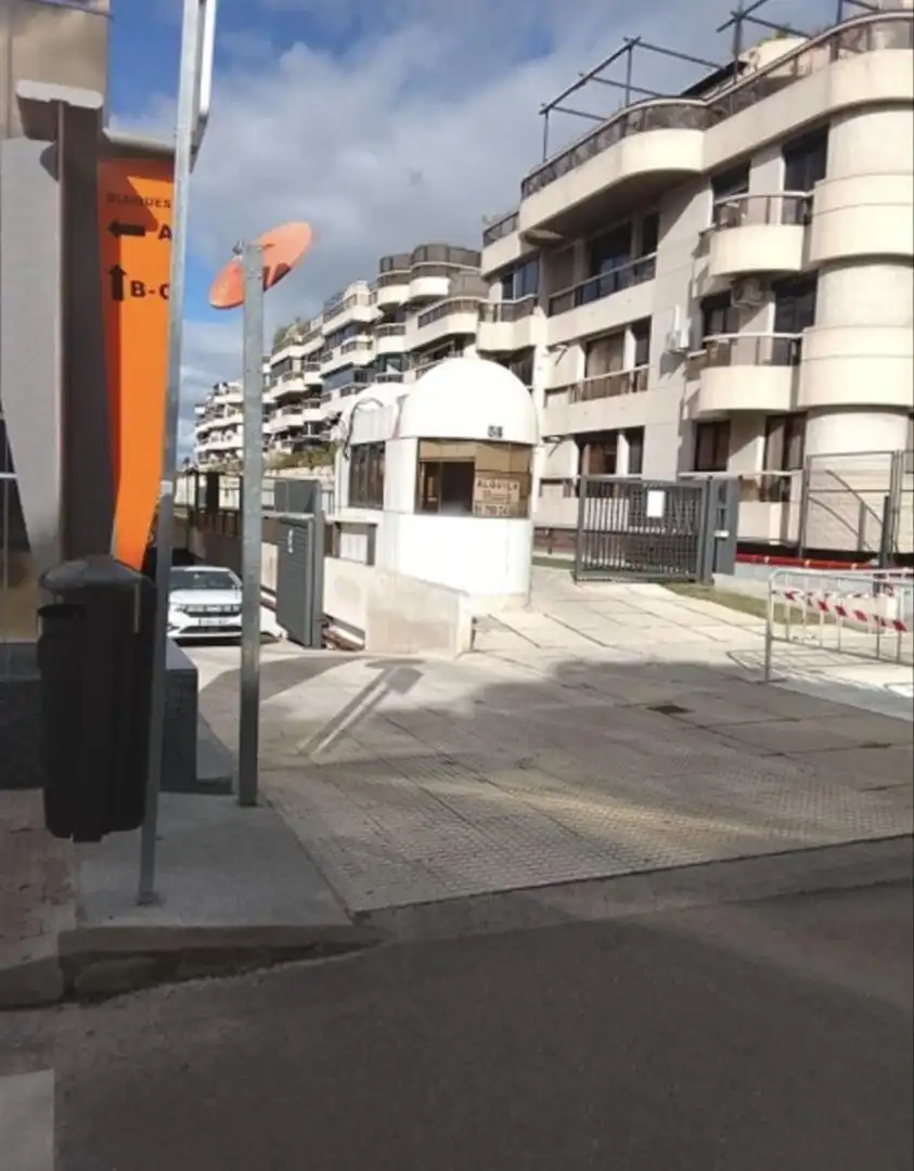 Garaje de alquiler en Avenida de Europa, 32, Aravaca Parking de Garaje de alquiler en Madrid