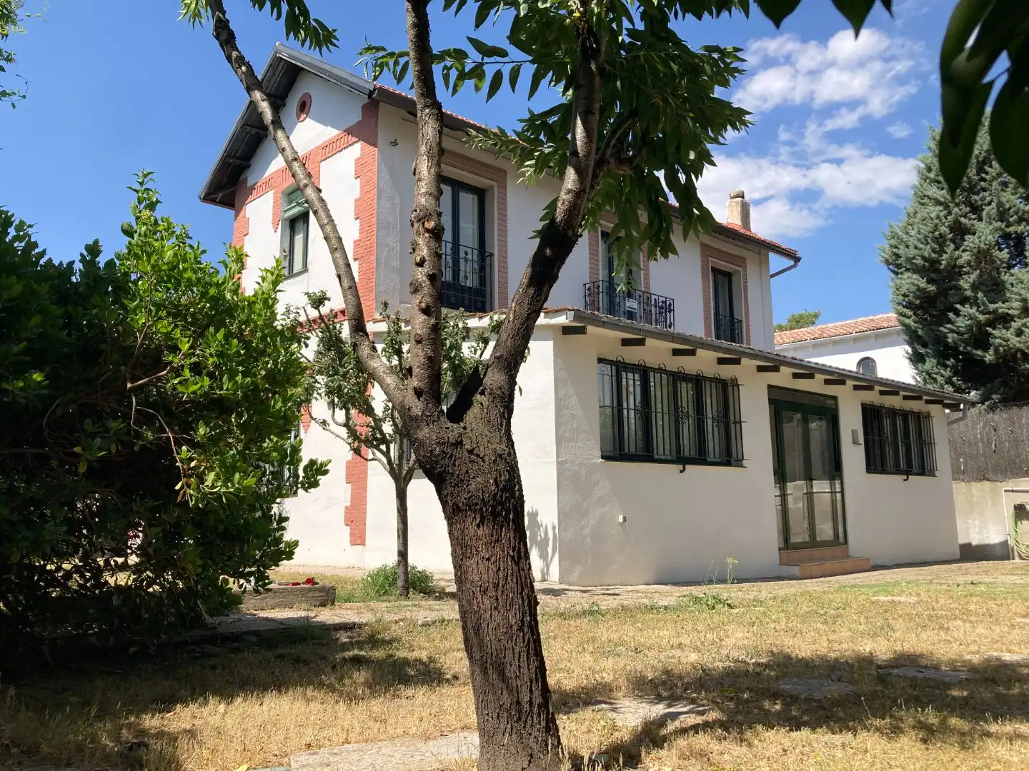 Wohnung zum Verkauf in La Florida - El Plantío Außenansicht von Wohnung zum Verkauf in Madrid mit Heizung, Privatgarten und Terrasse