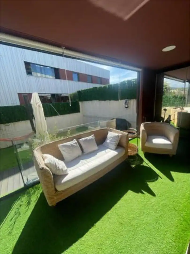 Terrassa de Pis de lloguer en Sopela amb Jardí privat, Piscina i Moblat