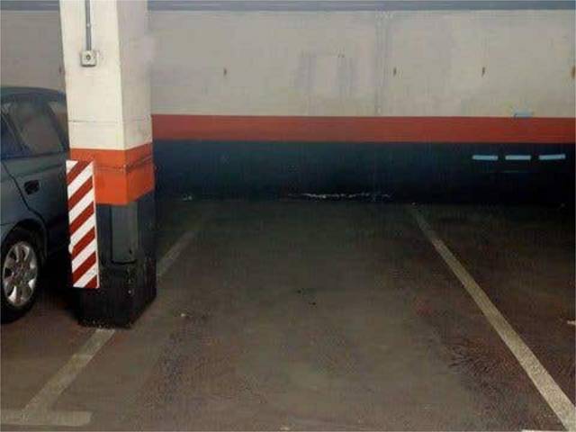 Garaje en Alquiler en Valleaguado - La Cañada