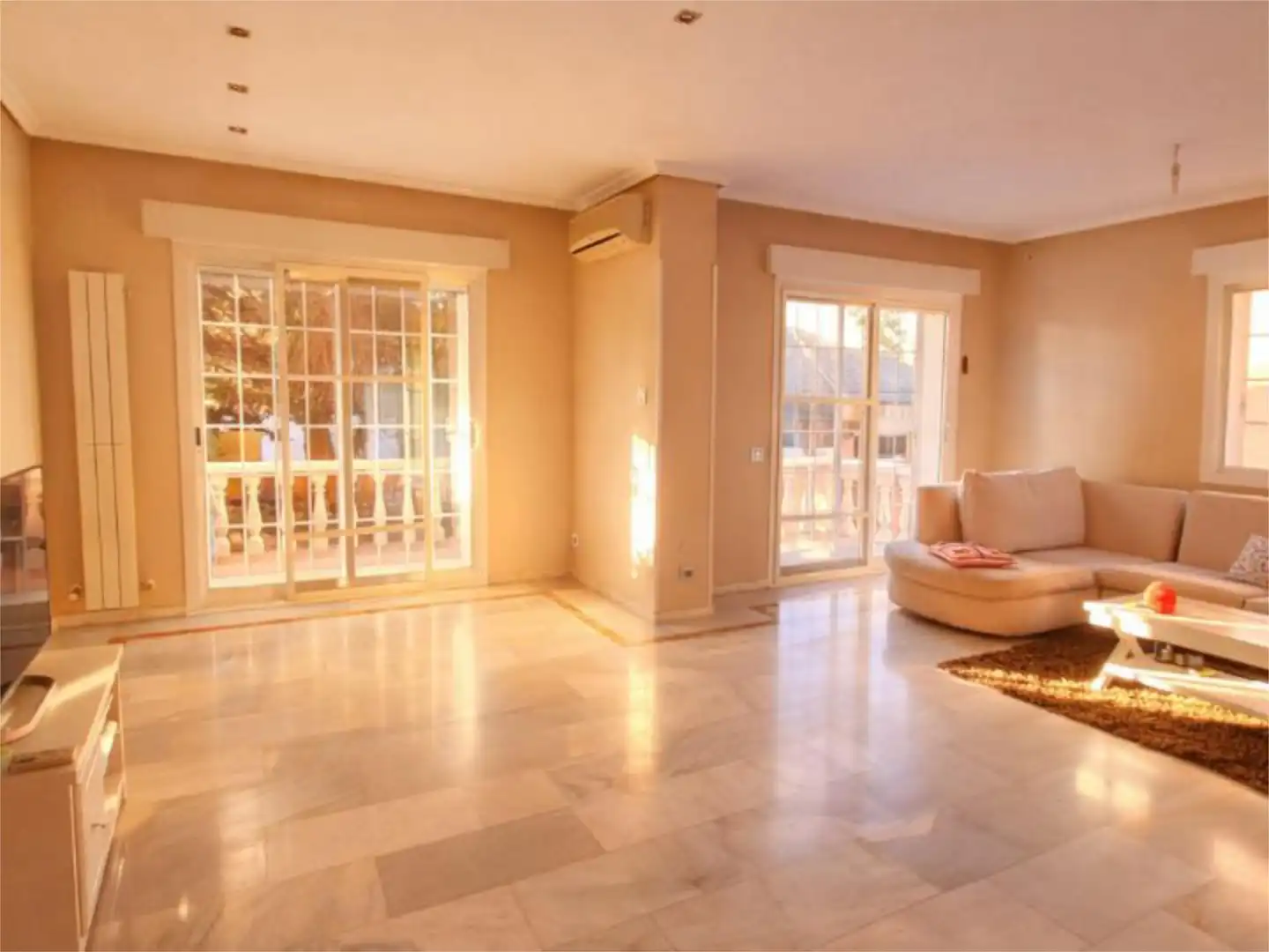 Sala de estar de Casa o chalet en venta en Rivas-Vaciamadrid con Aire acondicionado, Calefacción y Jardín privado
