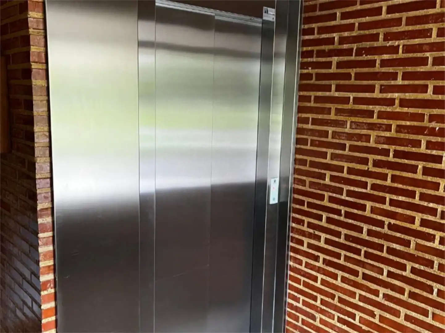 Piso en venta en Calle Don Quijote, 28, Viesques Vista exterior de Piso en venta en Gijón con Terraza, Piscina y Balcón