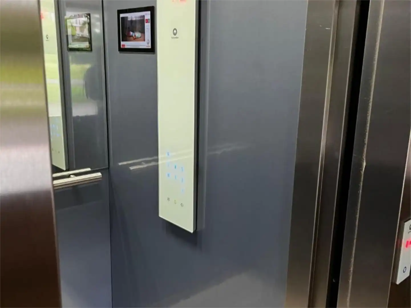 Piso en venta en Calle Don Quijote, 28, Viesques Cocina de Piso en venta en Gijón con Terraza, Piscina y Balcón
