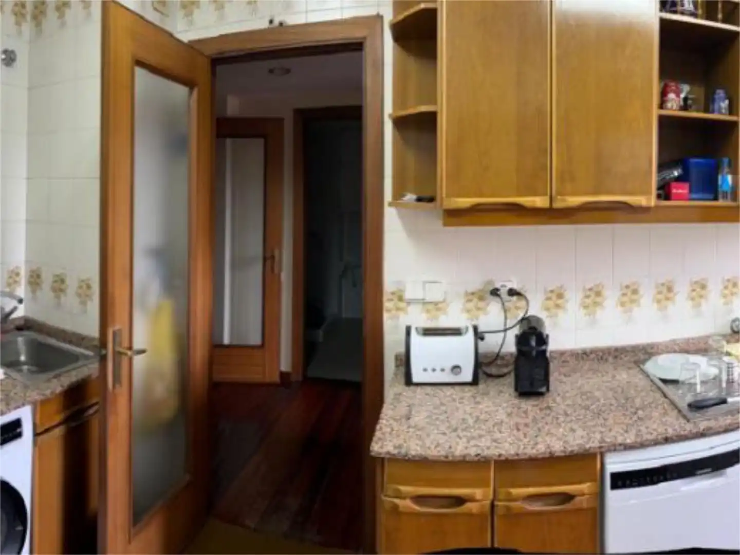 Piso en venta en Calle Don Quijote, 28, Viesques Cocina de Piso en venta en Gijón con Terraza, Piscina y Balcón