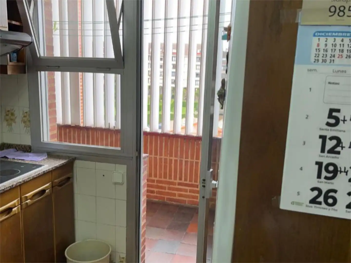 Piso en venta en Calle Don Quijote, 28, Viesques Terraza de Piso en venta en Gijón con Terraza, Piscina y Balcón