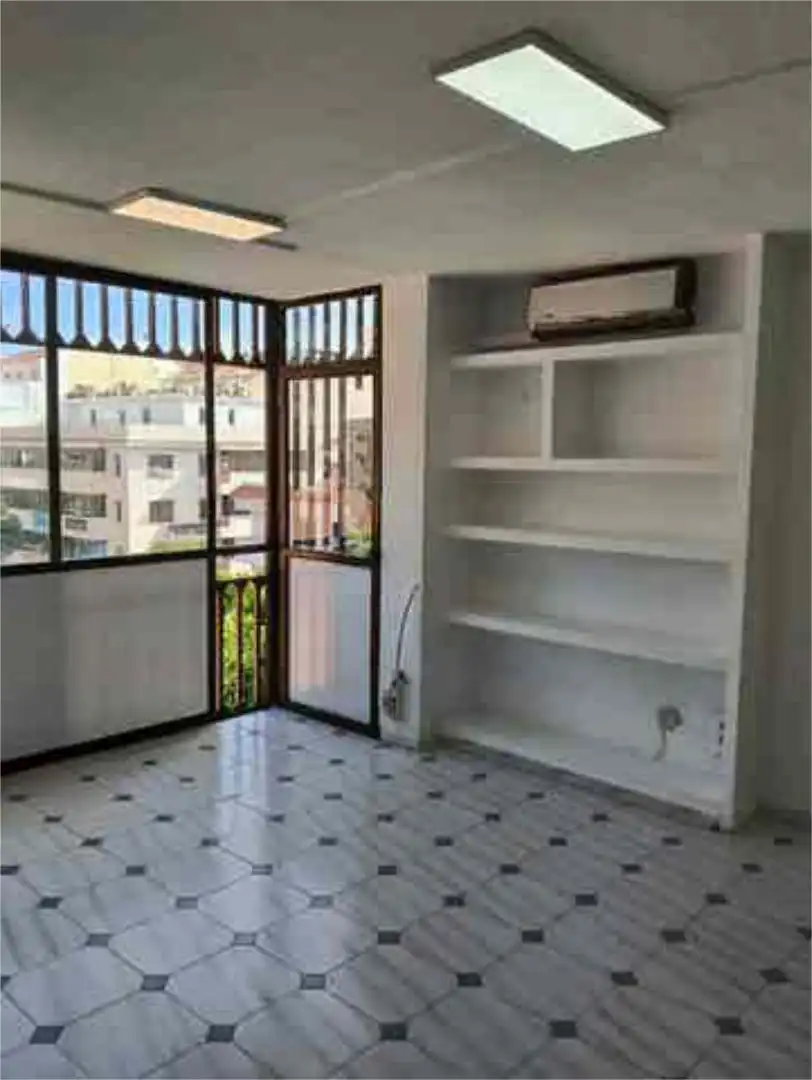 Terrasse von Büro zur Miete in Fuengirola mit Klimaanlage