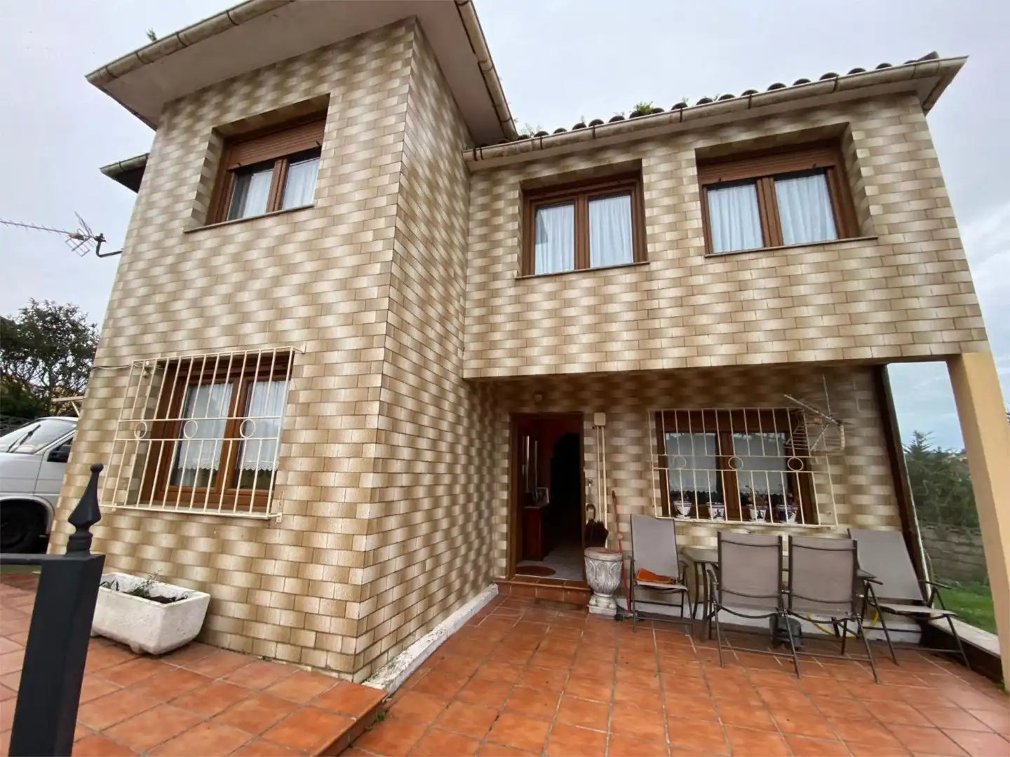 Casa o chalet en venta en Calle la Serna, 1, El Astillero Vista exterior de Casa o chalet en venta en El Astillero con Calefacción, Jardín privado y Parquet