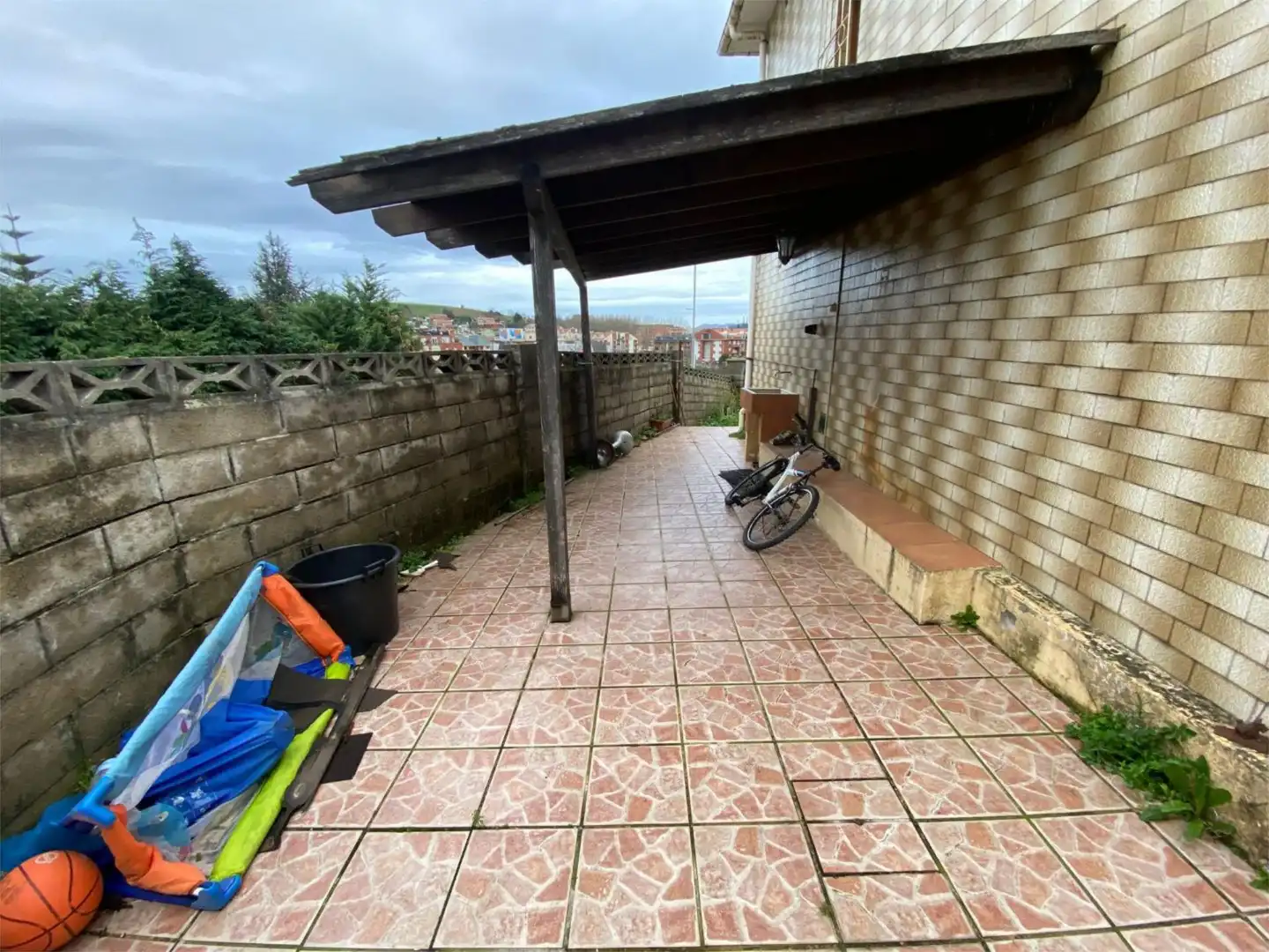Casa o chalet en venta en Calle la Serna, 1, El Astillero Terraza de Casa o chalet en venta en El Astillero con Calefacción, Jardín privado y Parquet