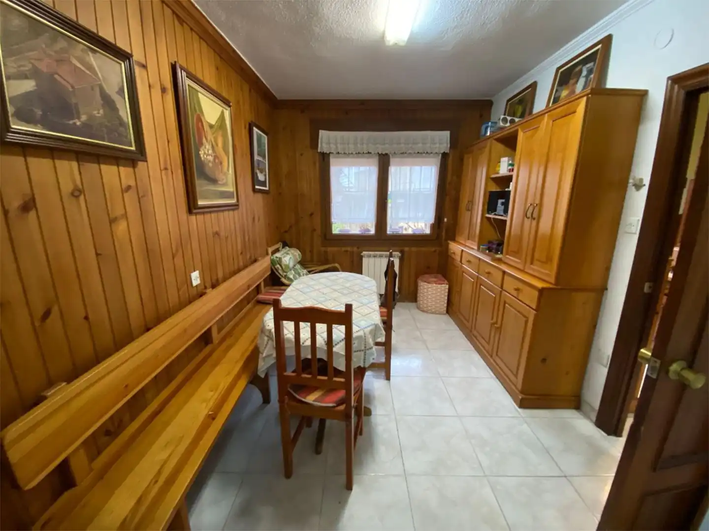 Casa o chalet en venta en Calle la Serna, 1, El Astillero Comedor de Casa o chalet en venta en El Astillero con Calefacción, Jardín privado y Parquet