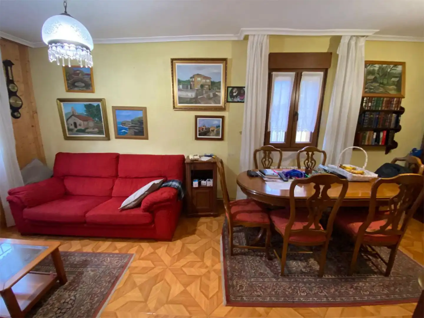 Casa o chalet en venta en Calle la Serna, 1, El Astillero Sala de estar de Casa o chalet en venta en El Astillero con Calefacción, Jardín privado y Parquet