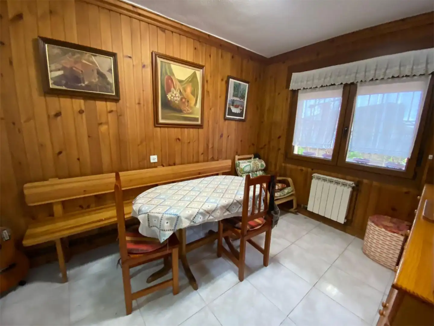 Casa o chalet en venta en Calle la Serna, 1, El Astillero Comedor de Casa o chalet en venta en El Astillero con Calefacción, Jardín privado y Parquet