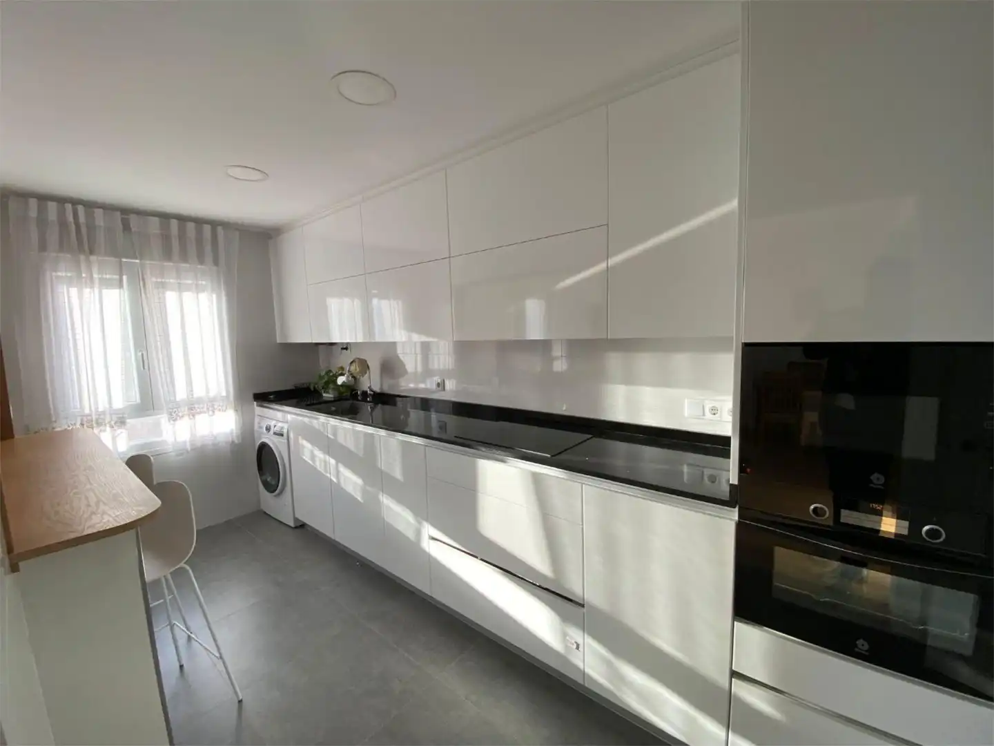 Flat for sale in Plaza Pombo, 1, Puerto Chico Kitchen of Flat for sale in Santander
