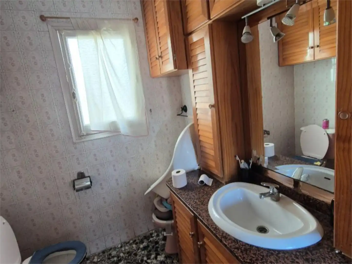 Flat for sale in Calle la Paz, 62, Plaza Castelar - Mercado Central Bathroom of Flat for sale in Elda with Balcony