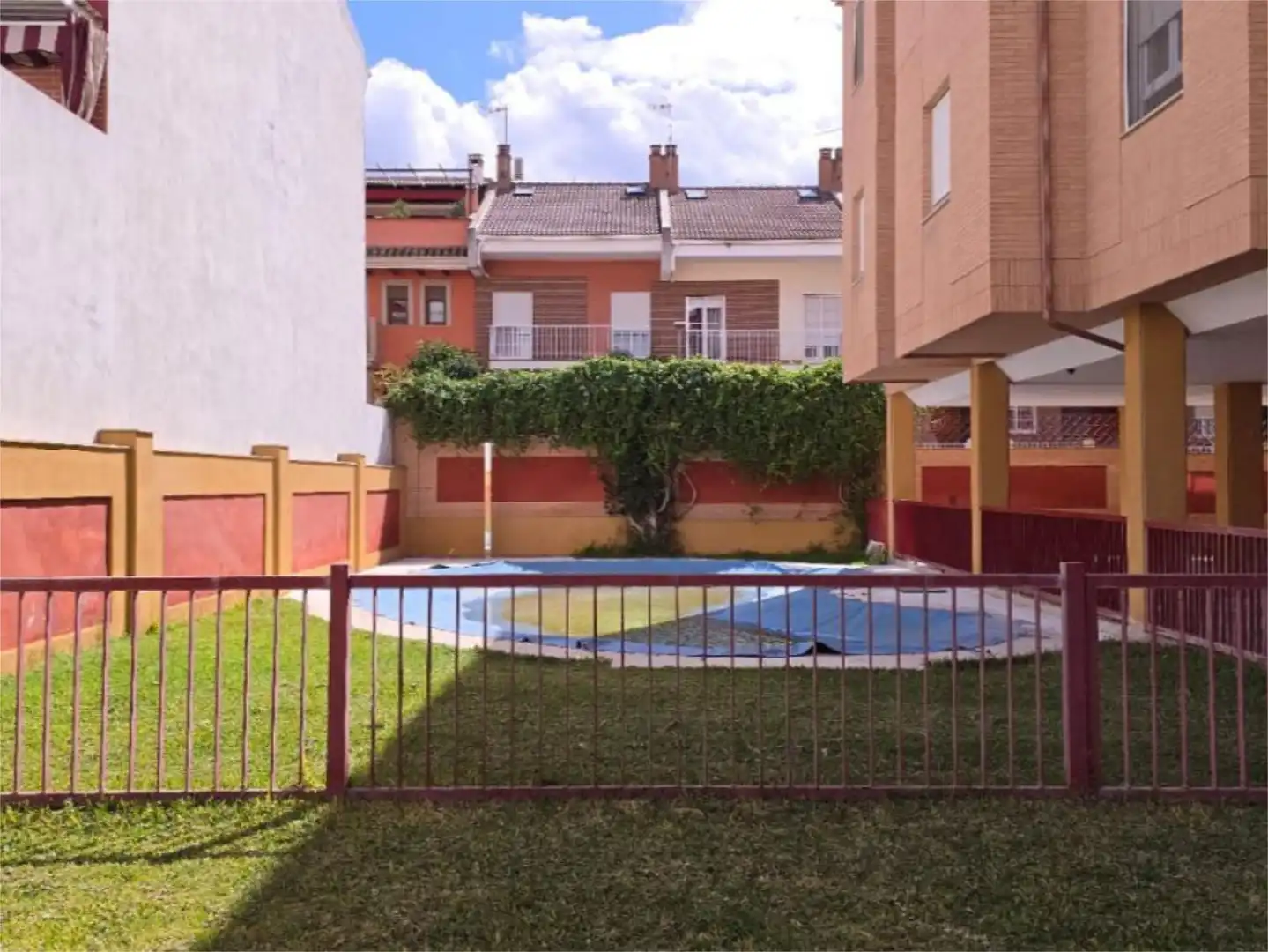 Flat for sale in Calle Antonio Muñoz Molina, 2, Jaén Capital Swimming pool of Flat for sale in Jaén Capital with Air Conditioner, Terrace and Swimming Pool