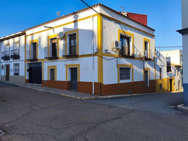 Piso en Venta en Calle Blas Infante, 2 en Santa Olalla del Cala