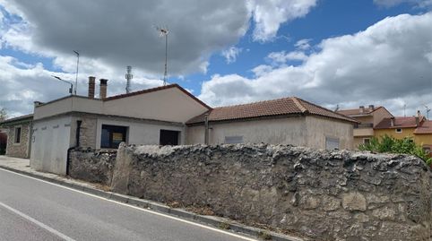 Casa adosada en venta en Carretera Cuellar, 9, Fompedraza, Valladolid - imagen 2 Foto 2 de Casa adosada en venta en Carretera Cuellar, 9, Fompedraza, Valladolid