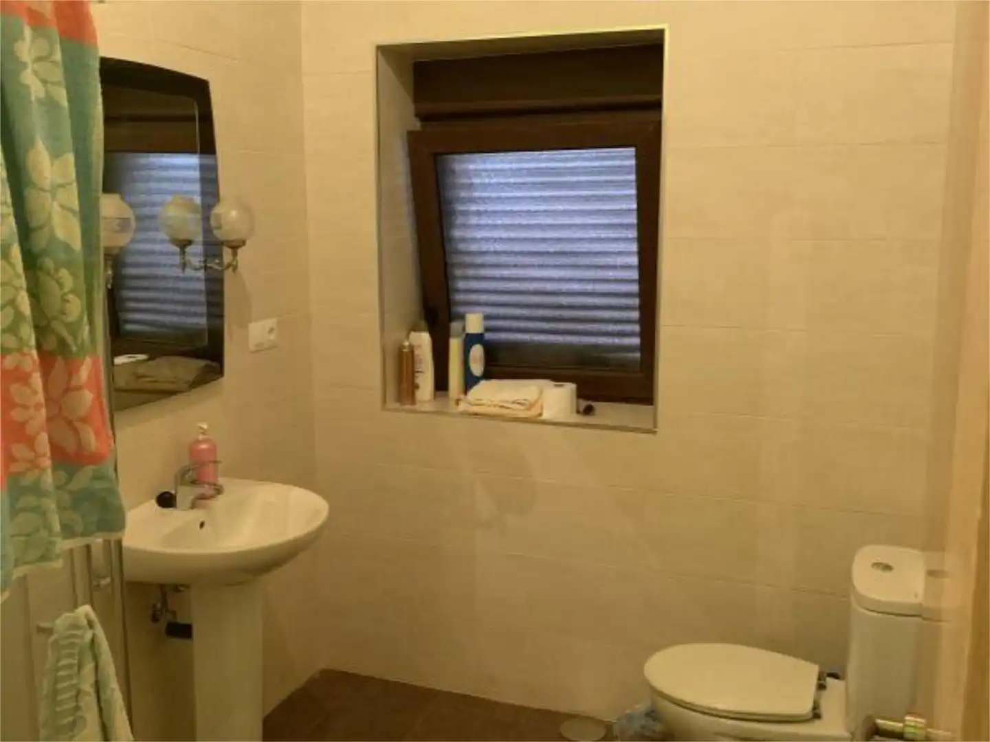 Casa adosada en venta en Carretera Cuellar, 9, Fompedraza Baño de Casa adosada en venta en Fompedraza con Calefacción, Trastero y Amueblado