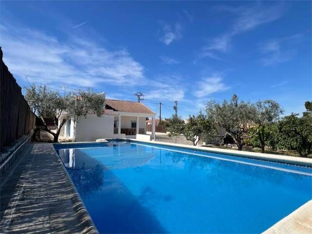 Casa-chalet en Venta en Montroi / Montroy