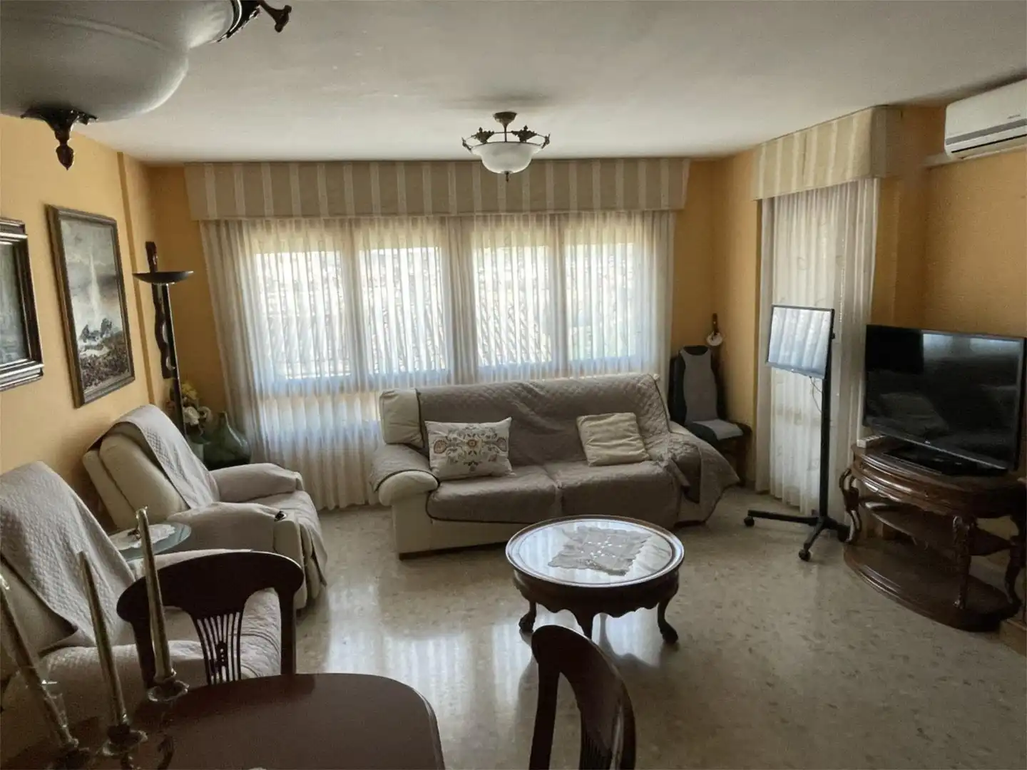 Sala d'estar de Pis en venda en Monzón amb Aire condicionat, Terrassa i Balcó