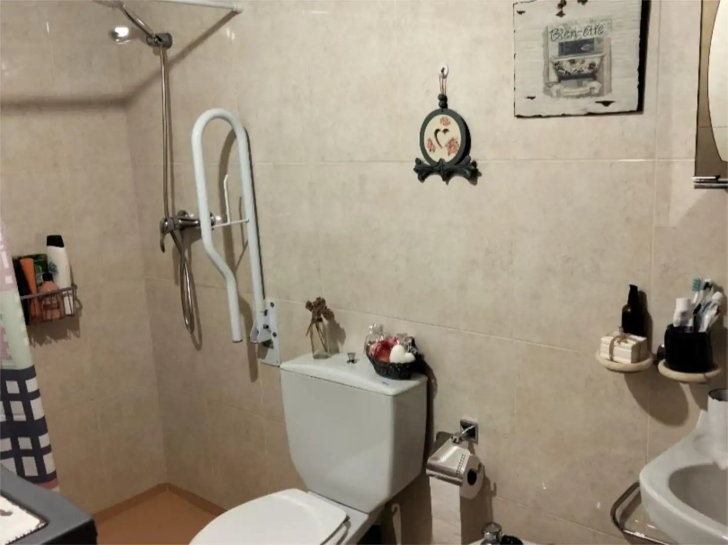 Casa adosada en venta en Lugar Nogueiroa, 47, O Irixo Baño de Casa adosada en venta en O Irixo con Balcón