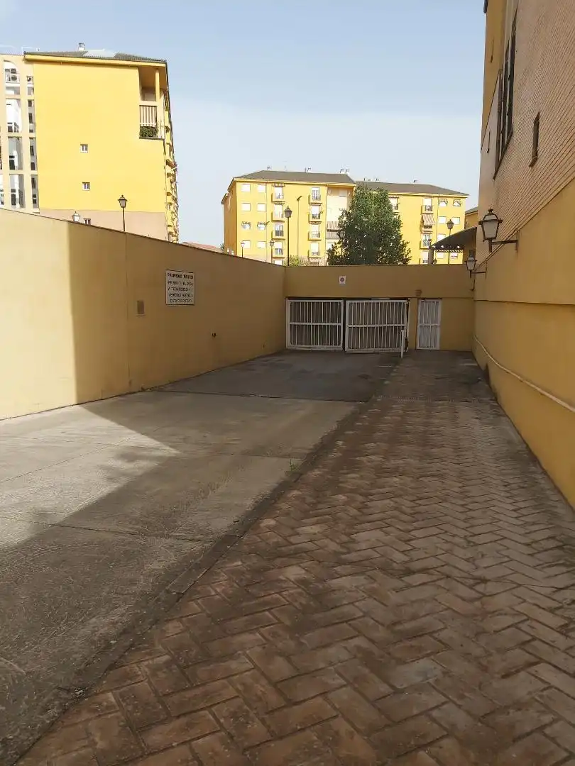 Parkplatz von Garage zum Verkauf in Córdoba