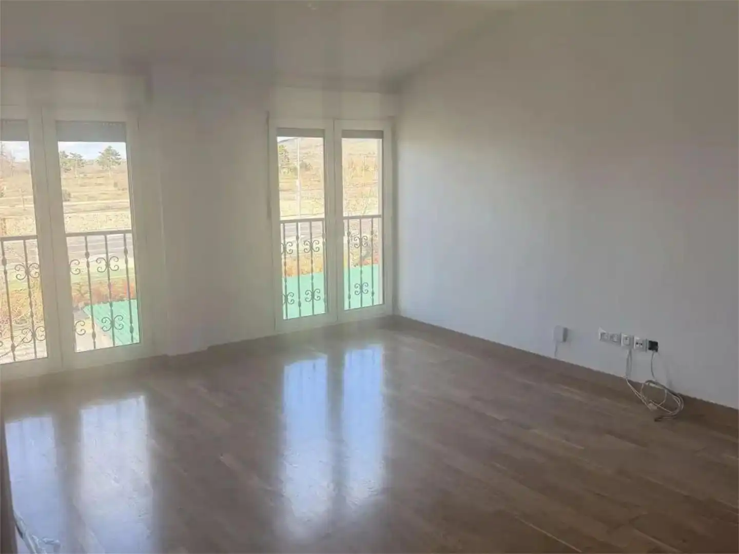 Wohnung zum Verkauf in Calle la Granja, 4, Palazuelos de Eresma Wohnzimmer von Wohnung zum Verkauf in Palazuelos de Eresma mit Heizung, Privatgarten und Parkett