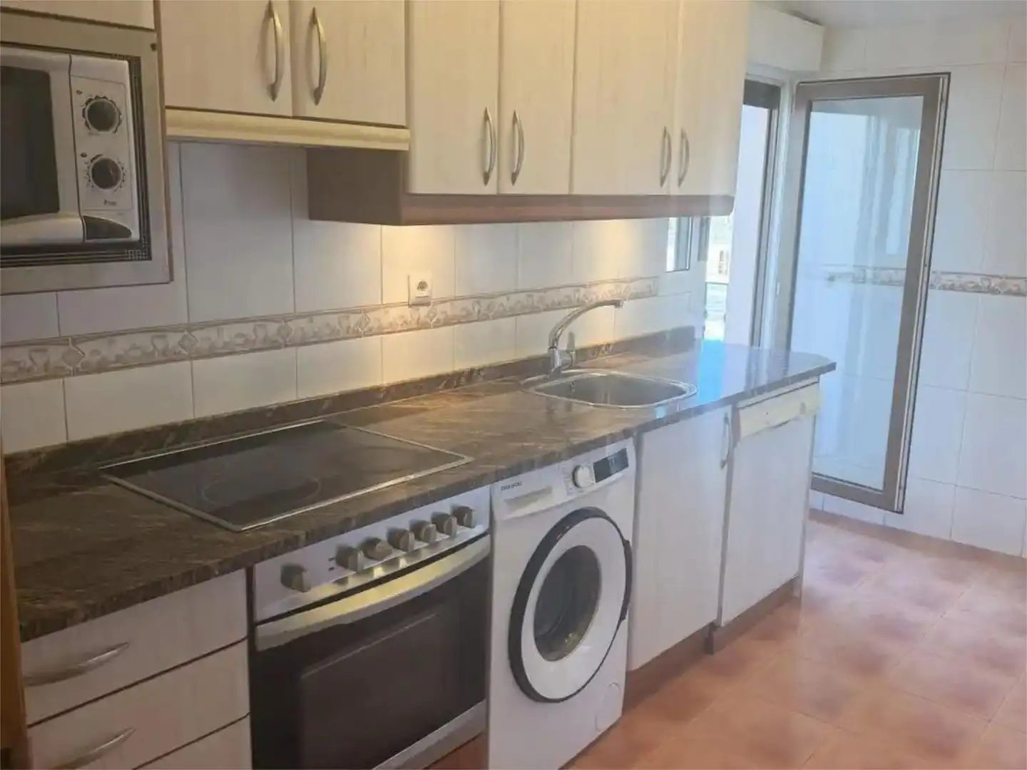 Wohnung zum Verkauf in Calle la Granja, 4, Palazuelos de Eresma Küche von Wohnung zum Verkauf in Palazuelos de Eresma mit Heizung, Privatgarten und Parkett